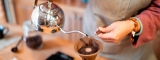 ¿Por qué mi Café Sabe Metálico? 7 Causas y Soluciones